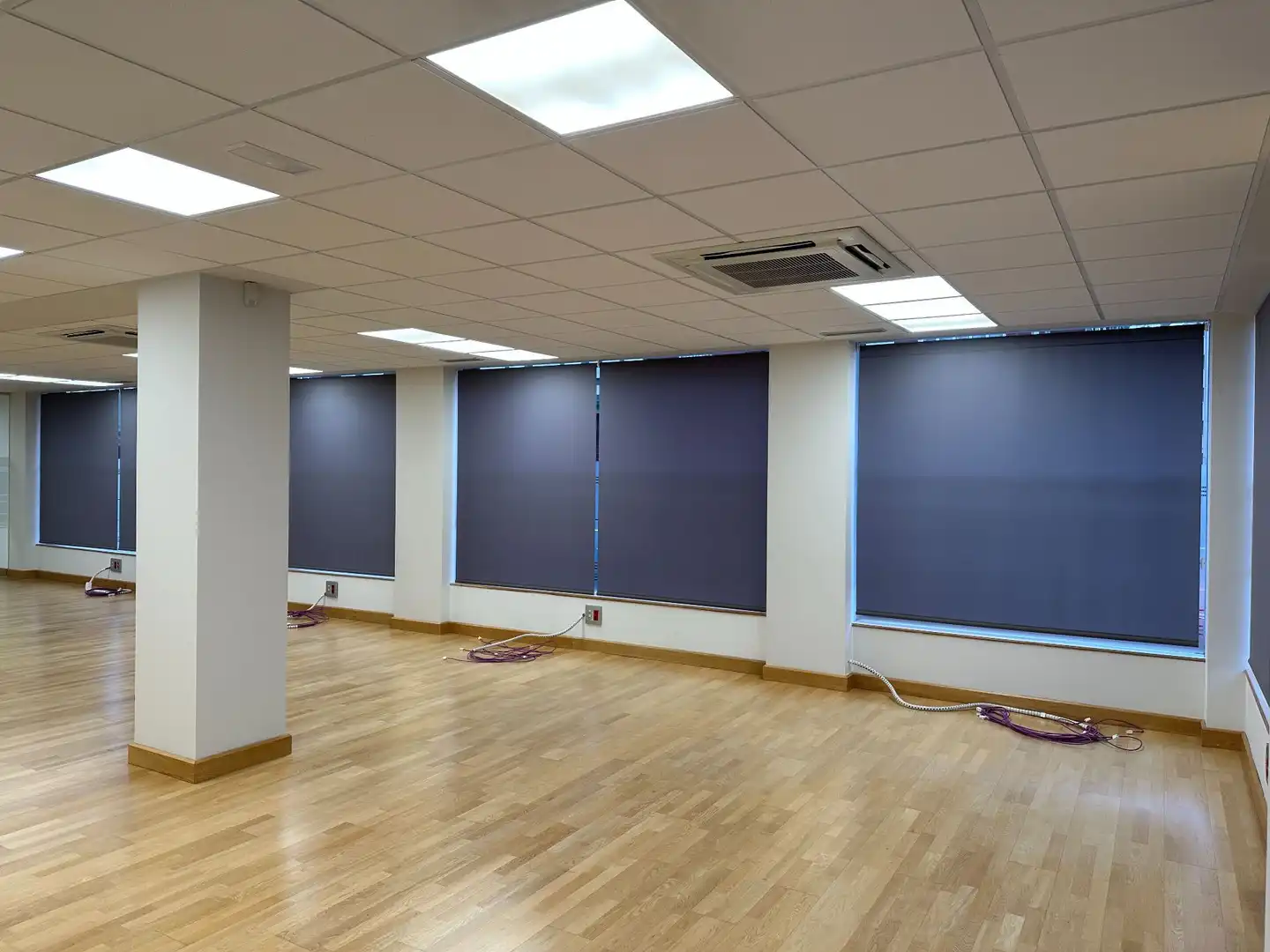 Office for rent in El Astillero  