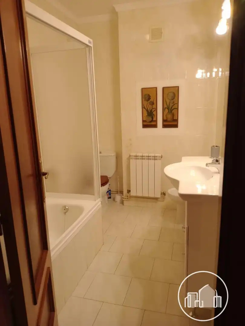 Badezimmer von Wohnung zur Miete in Villarcayo de Merindad de Castilla la Vieja mit Heizung und Balkon