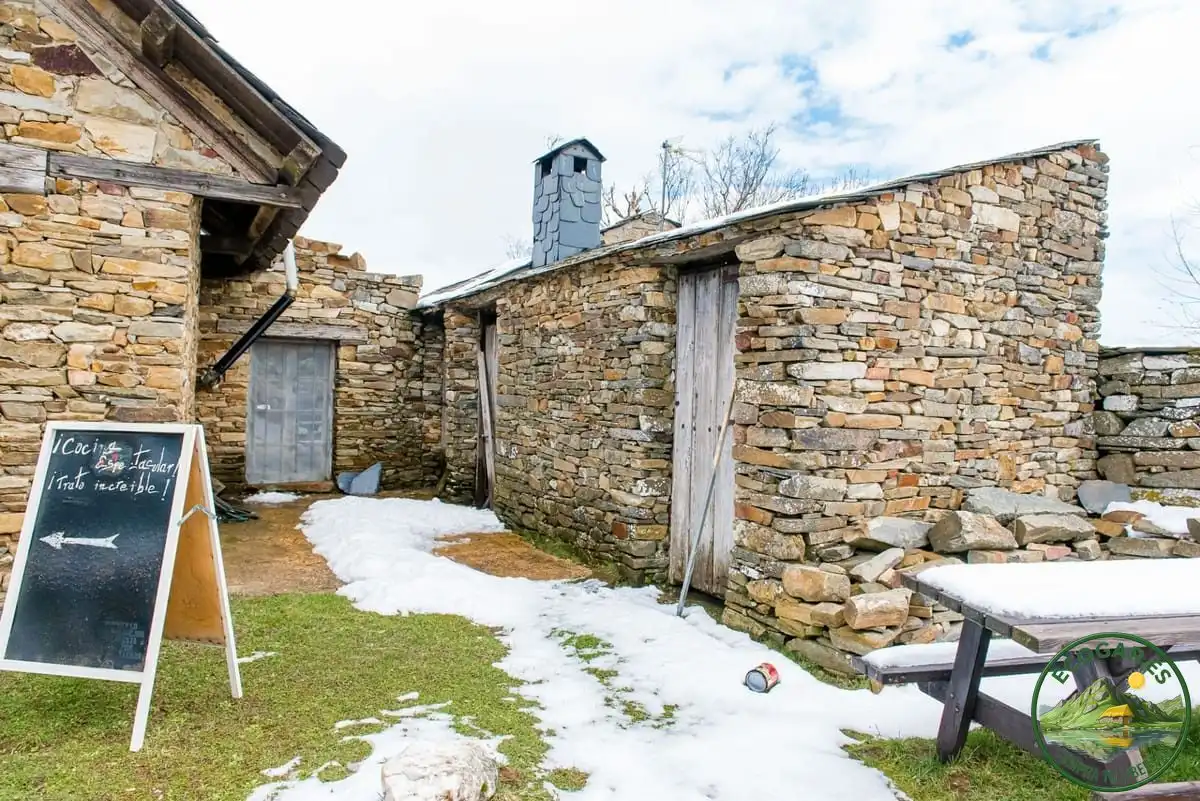 Vista exterior de Casa o chalet en venta en Santa Colomba de Somoza con Calefacción y Trastero