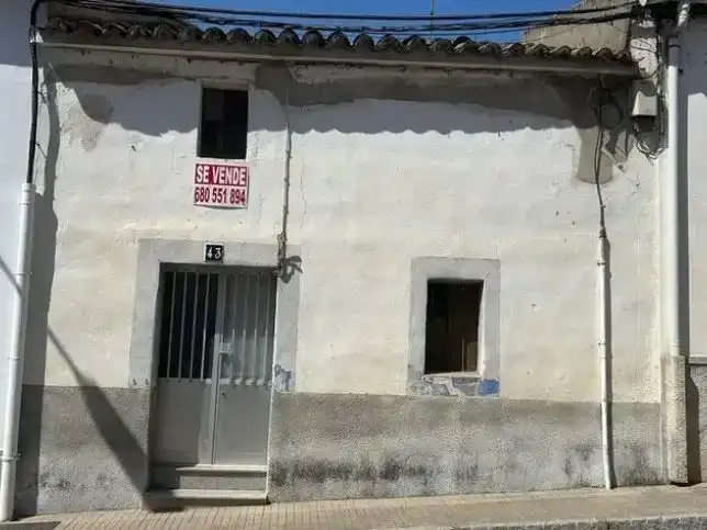 Vista exterior de Piso en venta en Miajadas, Cáceres