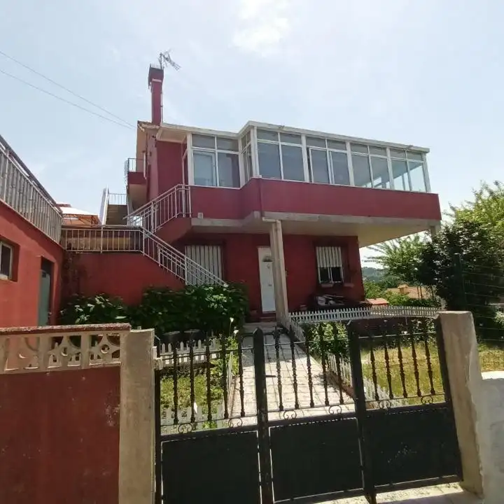 Vista exterior de Casa o chalet en venta en Vigo  con Calefacción, Jardín privado y Terraza