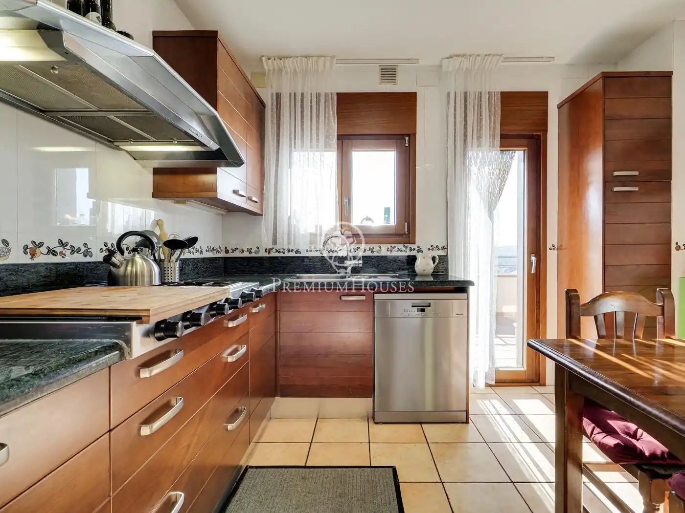 Kitchen of Houses for sale in Olesa de Montserrat  with Air Conditioner, Private garden and Terrace