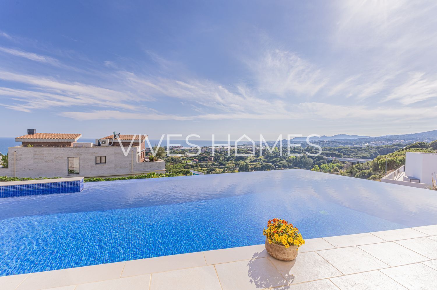 Exterior view of House or chalet for sale in Sant Vicenç de Montalt  with Air Conditioner, Heating and Private garden