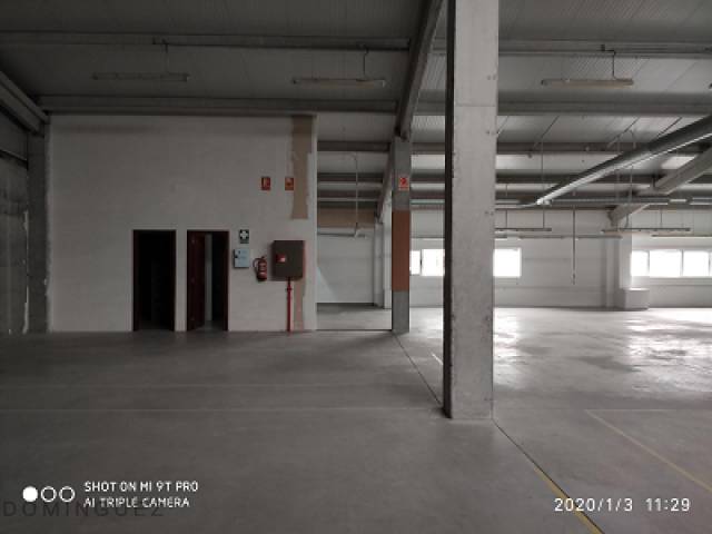 Nave industrial en Alquiler en Valadares - Beade
