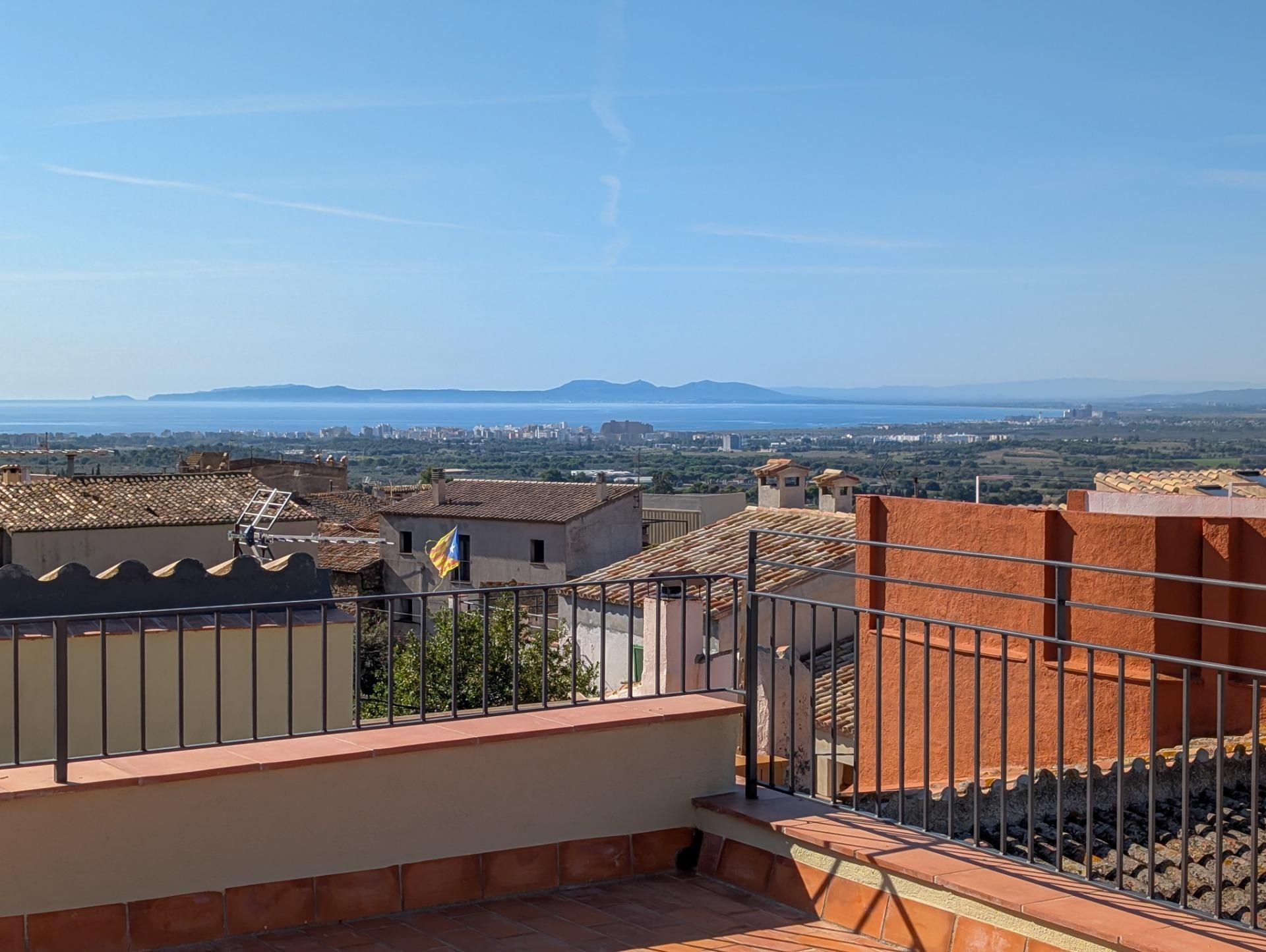 Vista exterior de Casa o xalet en venda en Palau-saverdera amb Aire condicionat, Jardí privat i Balcó