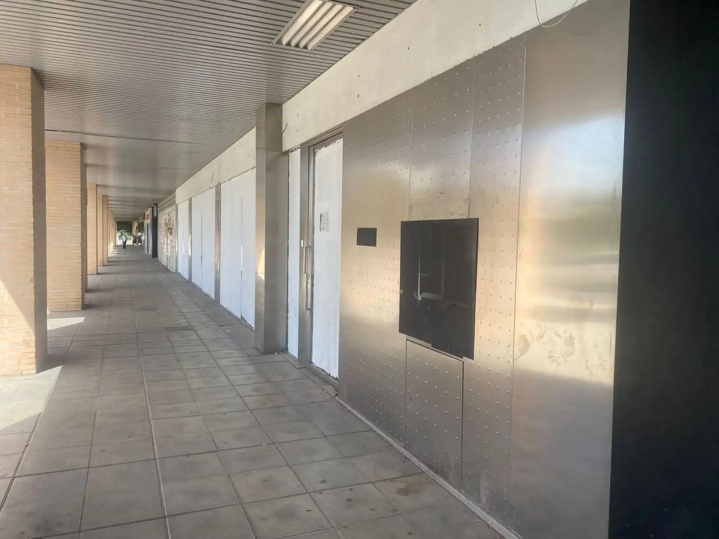 Exterior view of Commercial properties for rent in Zaidín