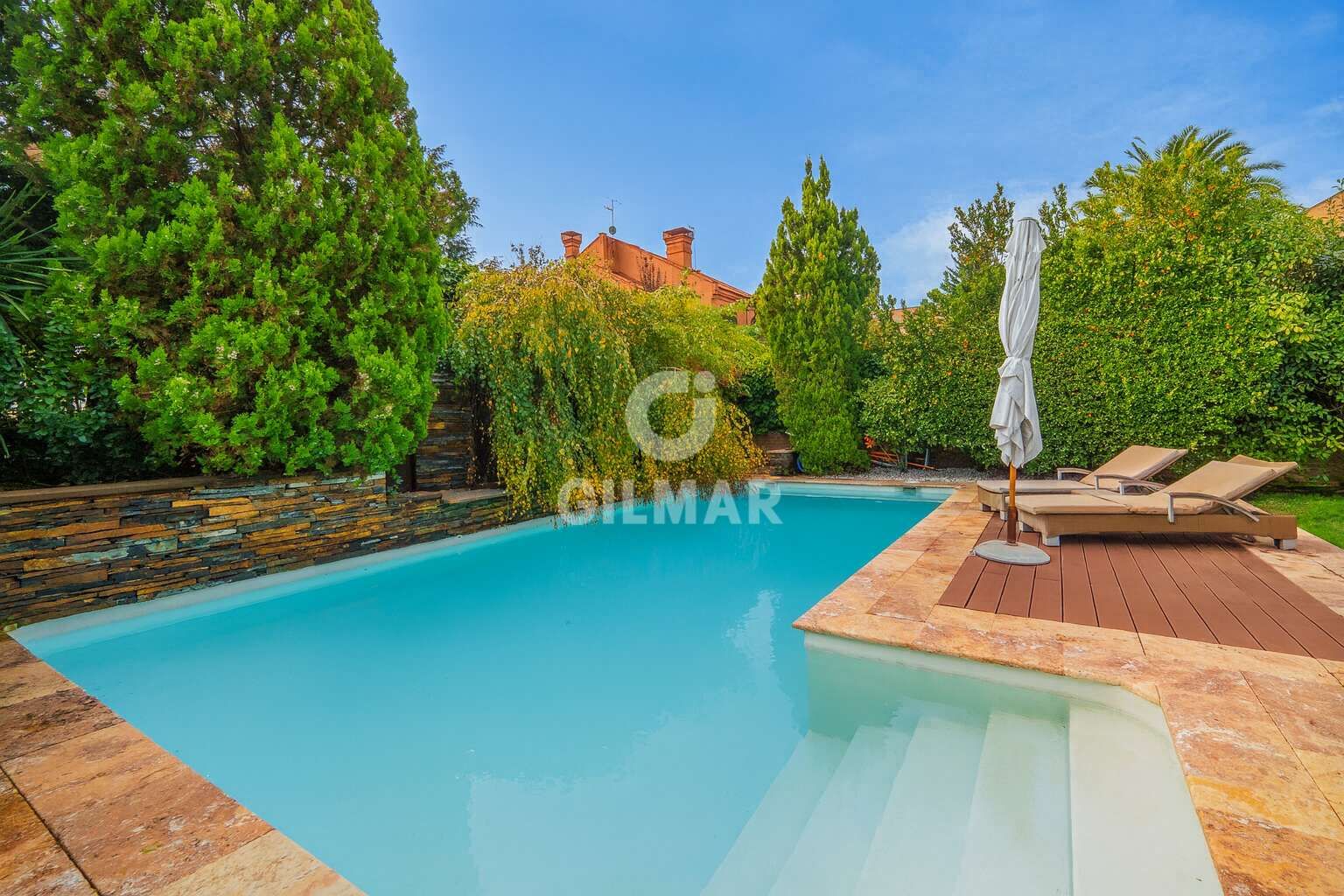 Piscina de Casa adosada en venta en Pozuelo de Alarcón con Calefacción, Jardín privado y Piscina