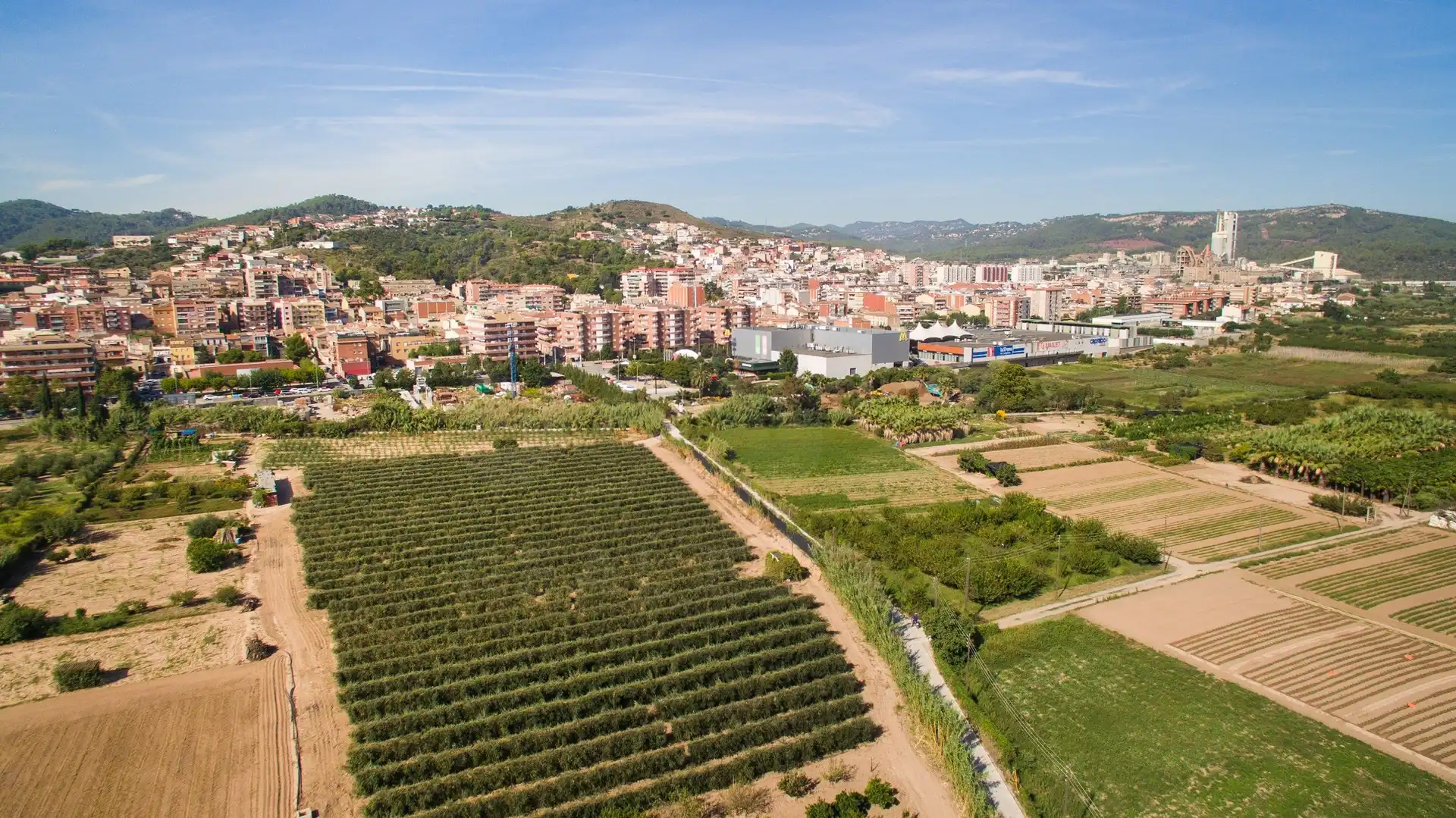 Exterior view of Houses for sale in Sant Vicenç Dels Horts  with Air Conditioner, Heating and Terrace