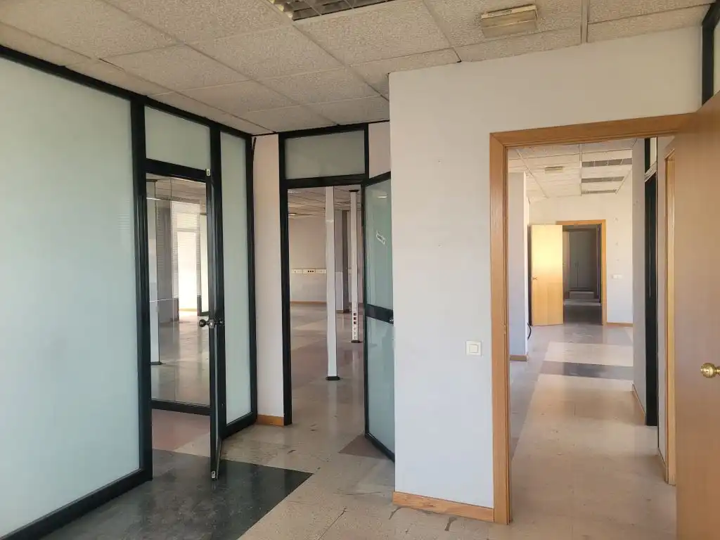 Büro zur Miete in Esplugues de Llobregat