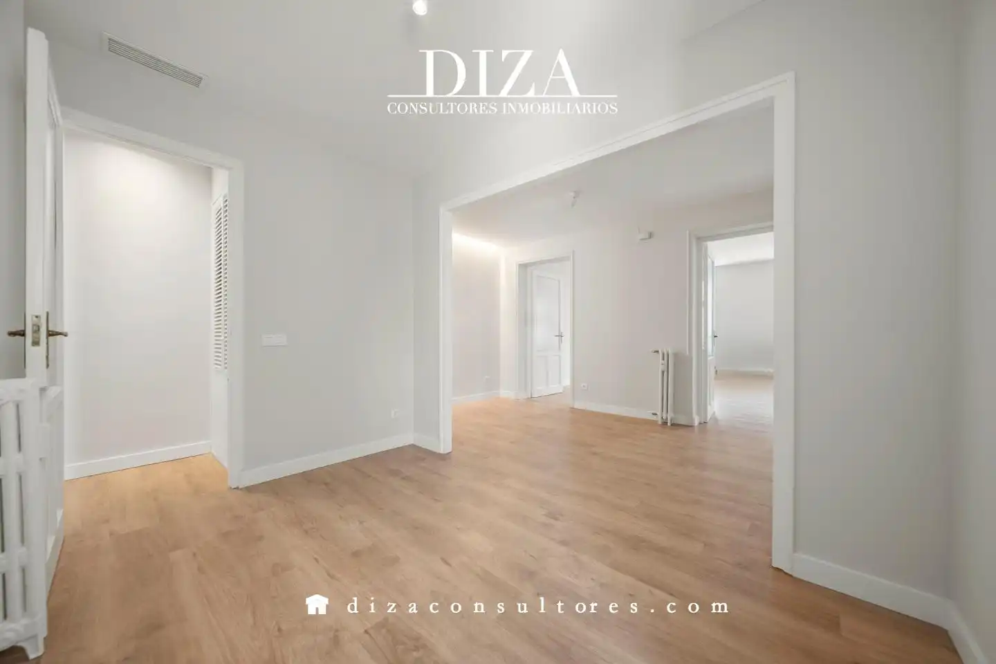 Bedroom of Flat for rent in Madrid  with Air Conditioner and Heating