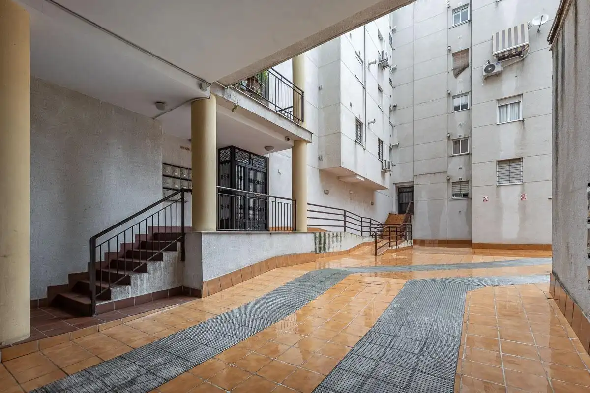 Flat for sale in Granada