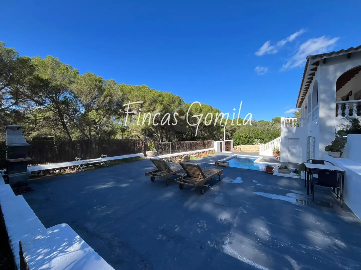 Vista exterior de Casa o xalet en venda en Es Mercadal amb Aire condicionat, Calefacció i Piscina