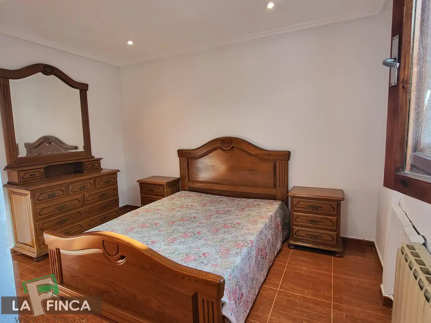 Habitación de Casa o chalet en venta en Cangas del Narcea con Calefacción, Terraza y Trastero
