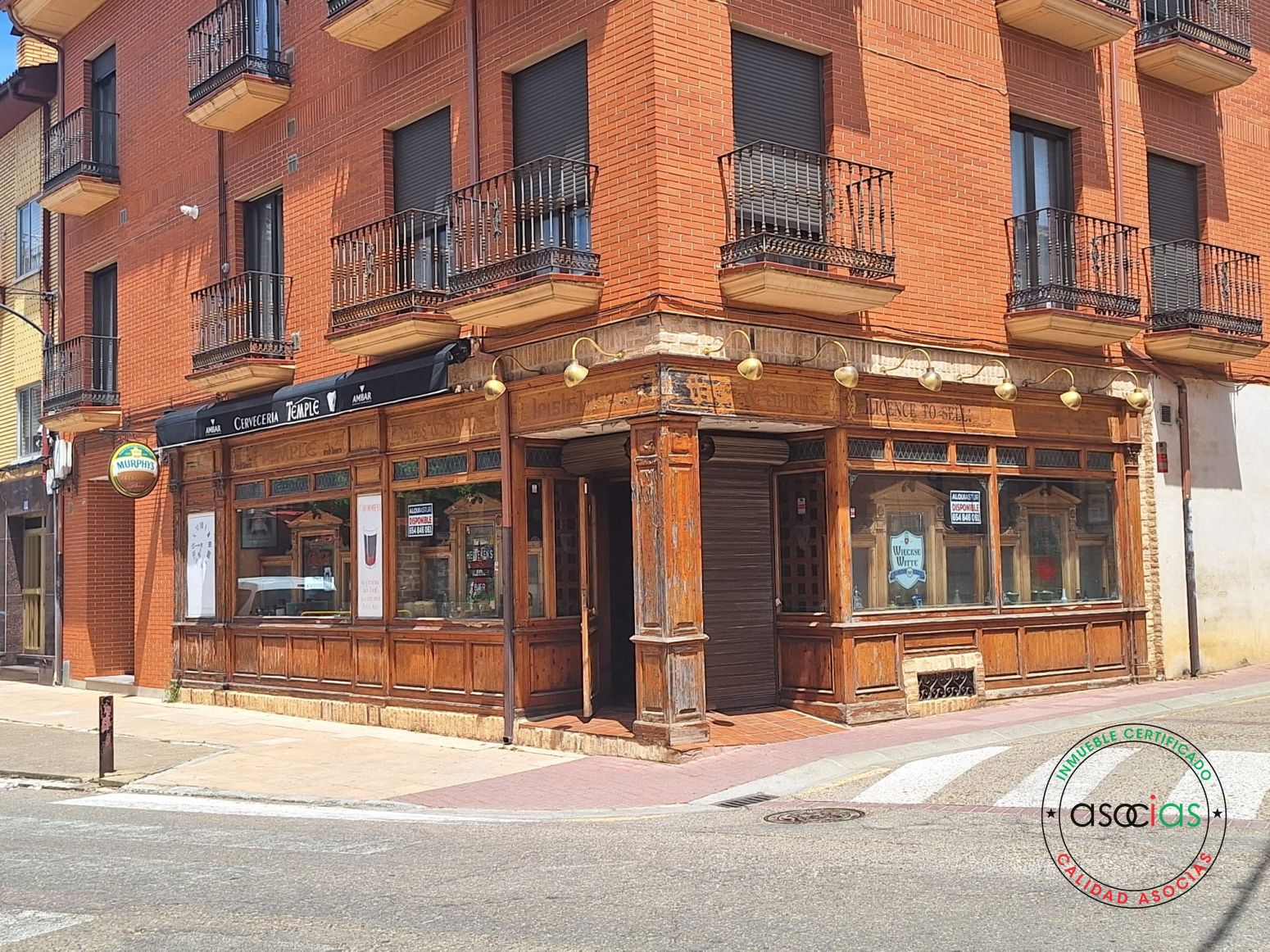 Vista exterior de Local en venda en Sahagún amb Terrassa