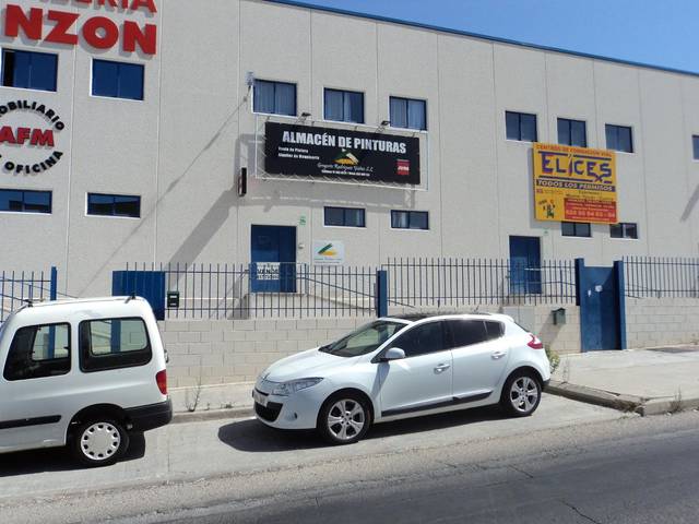Local comercial en Venta en Polígono Industrial Gonzalo Chacón, 29a en Vergel - Las Olivas