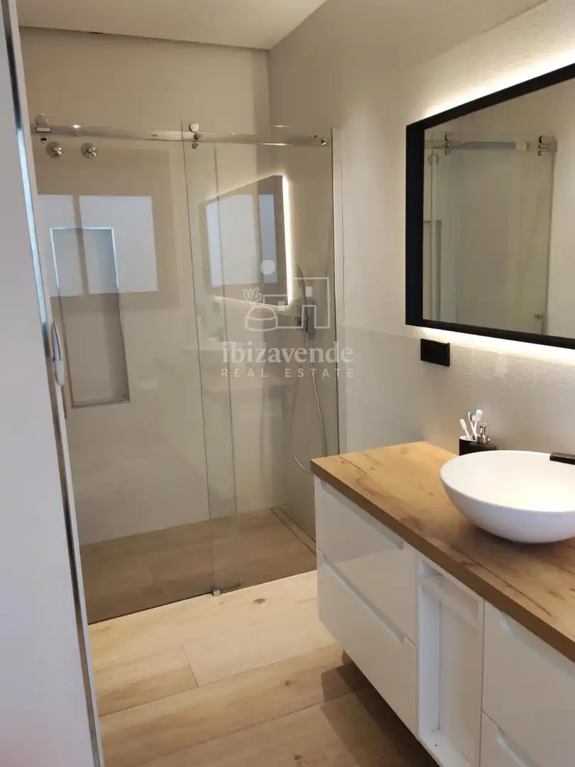 Dormitori de Casa o xalet en venda en Santa Eulària des Riu amb Aire condicionat, Calefacció i Jardí privat