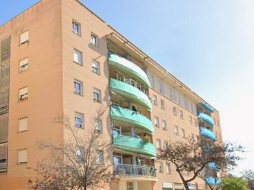 Pis amb balcó en venda a Carrer de la Mimosa 4