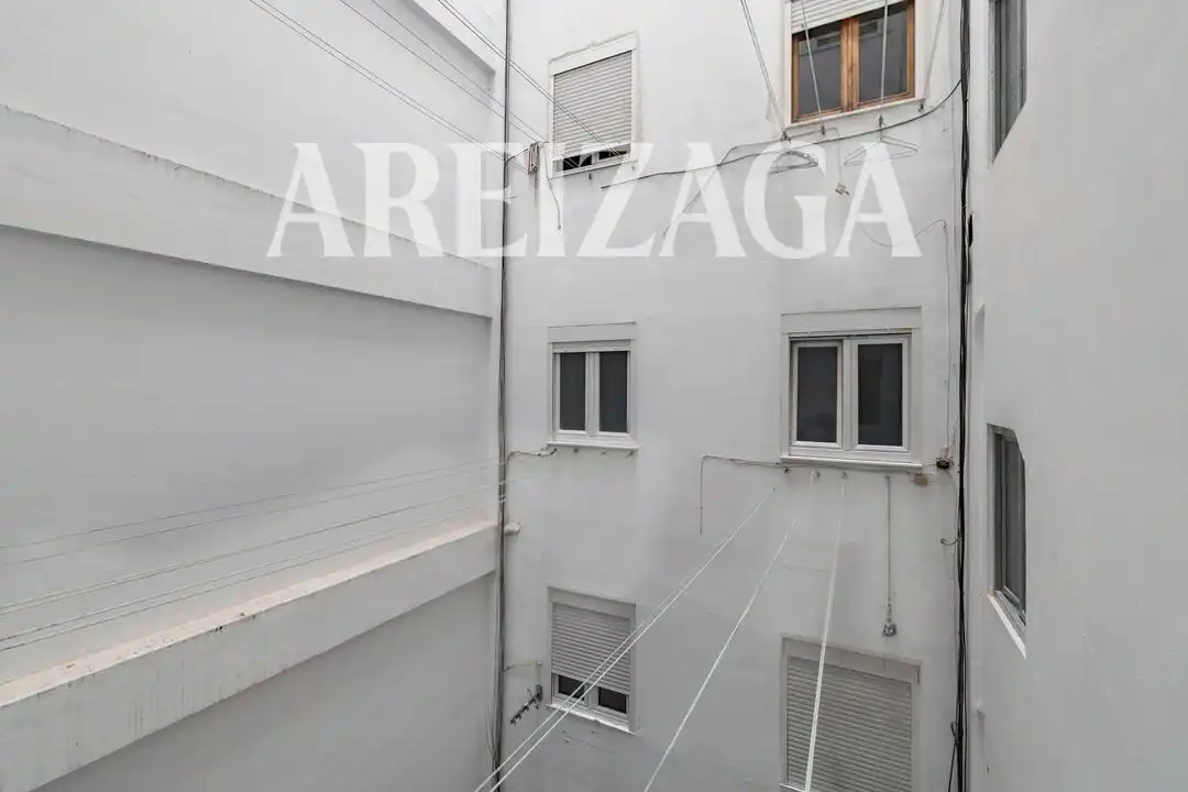 Außenansicht von Wohnung zum Verkauf in Donostia - San Sebastián  mit Heizung und Balkon