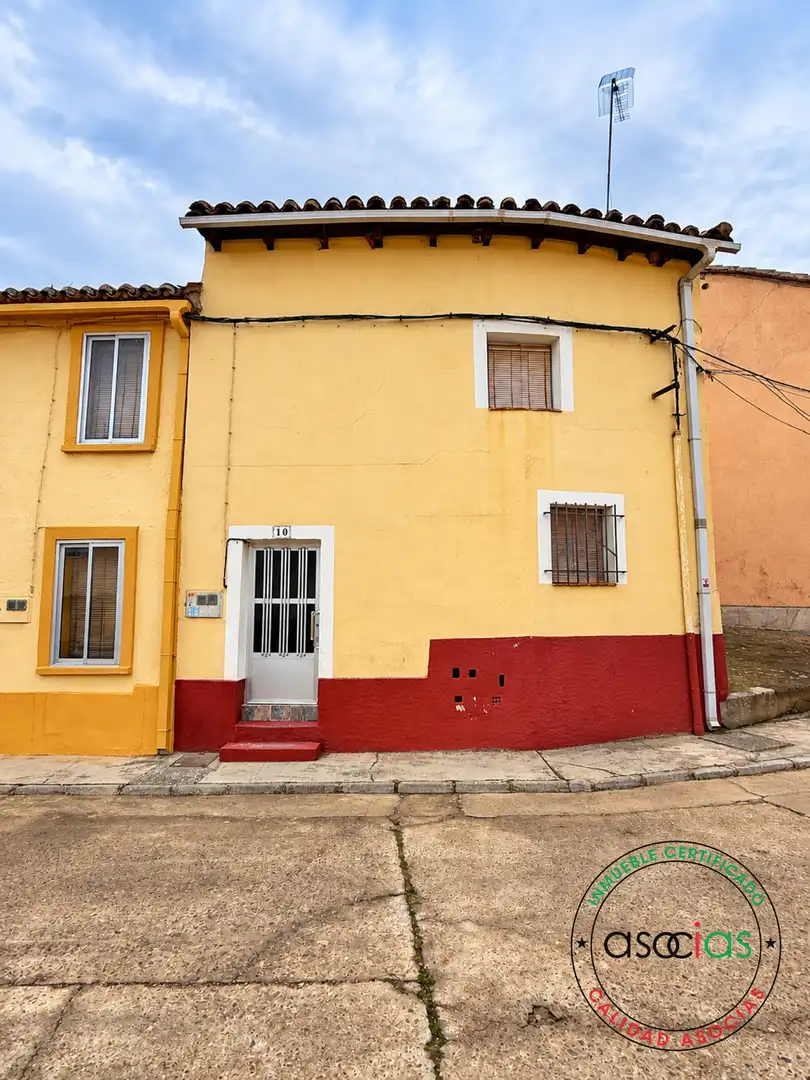 Vista exterior de Casa adosada en venda en Melgar de Abajo, Valladolid