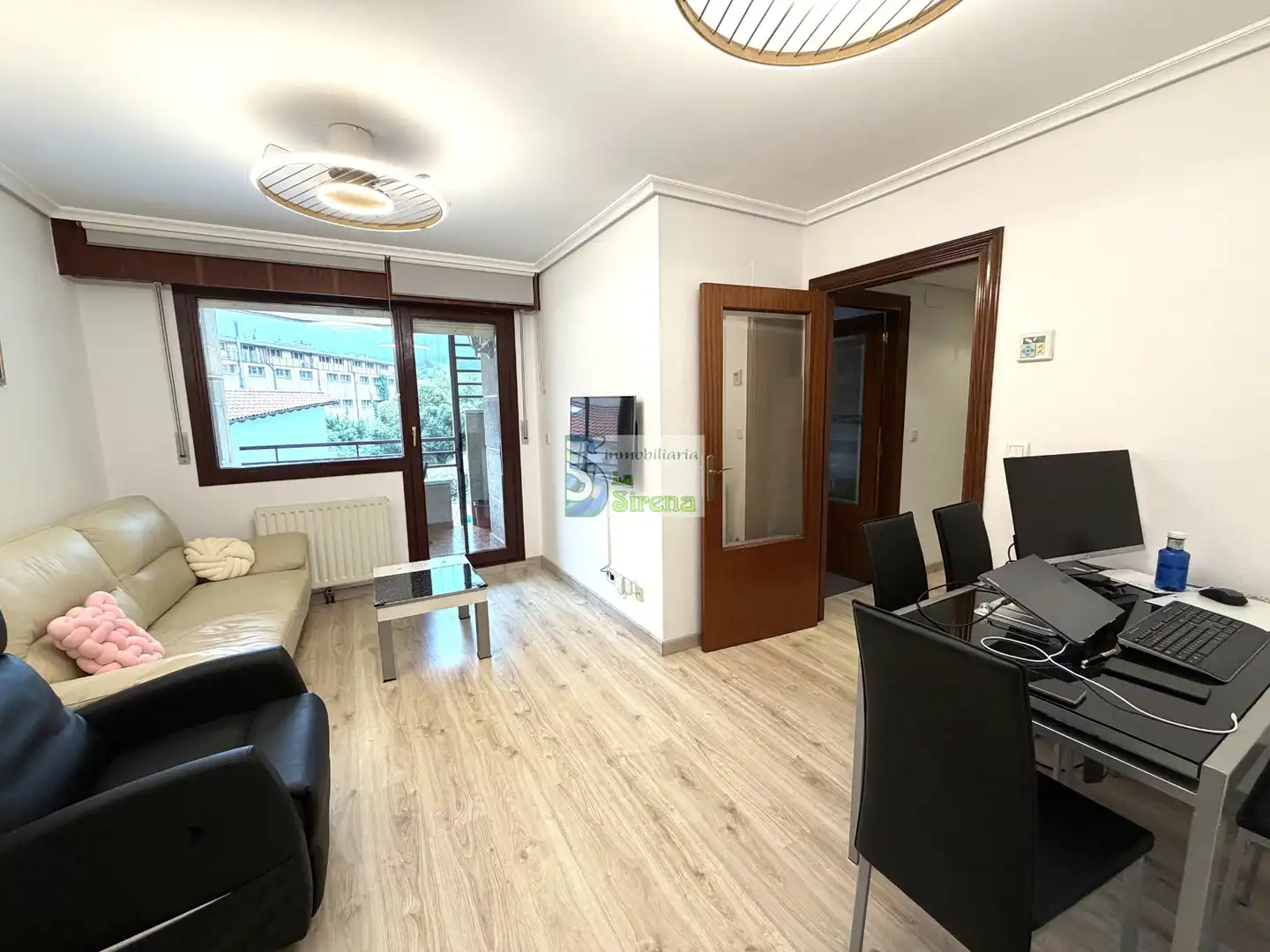 Sala de estar de Piso de alquiler en Castro-Urdiales con Calefacción, Terraza y Amueblado