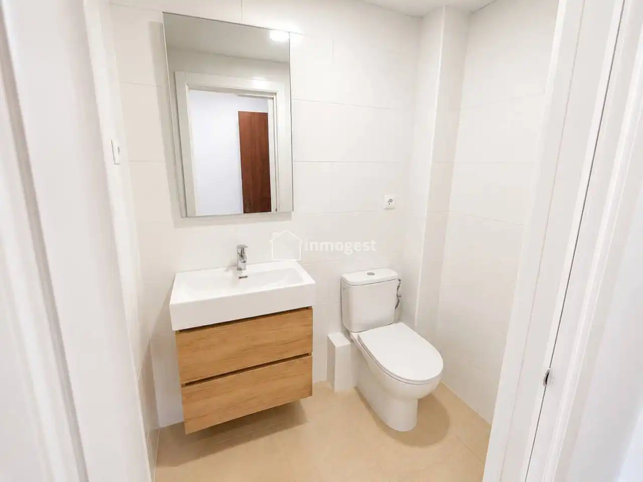 Bathroom of Duplexes for sale in Salt  with Parquet flooring, Terrace and Balcony