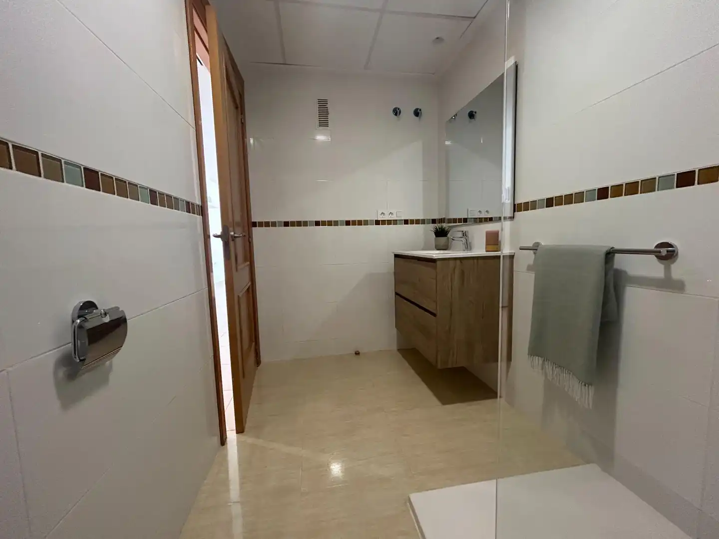 Badezimmer von Wohnungen zur Miete in Burriana / Borriana mit Klimaanlage, Heizung und Möbliert