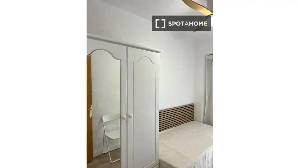 Habitación de Piso de alquiler en Moncada con Aire acondicionado, Calefacción y Amueblado
