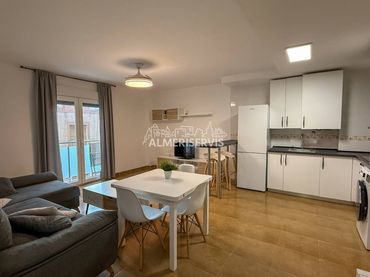 Appartamento con balcone in vendita a Calle Princesa Sofía