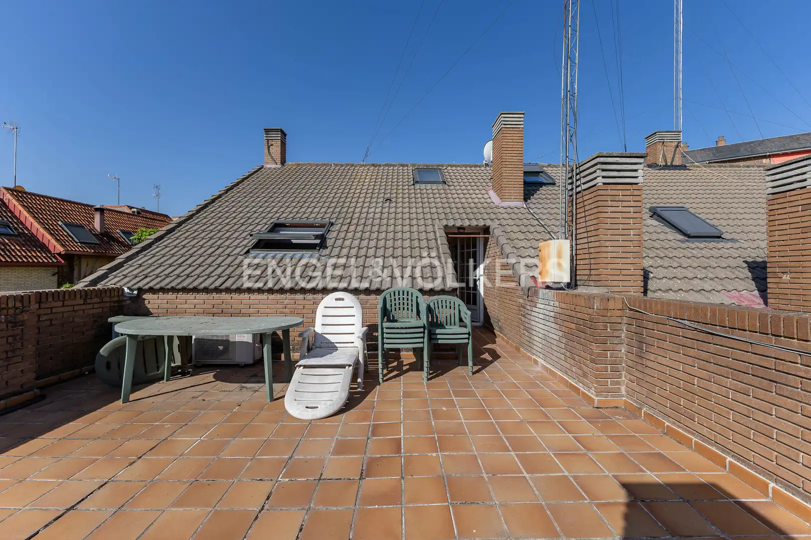 Terrassa de Casa adosada en venda en Madrid amb Aire condicionat, Calefacció i Jardí privat