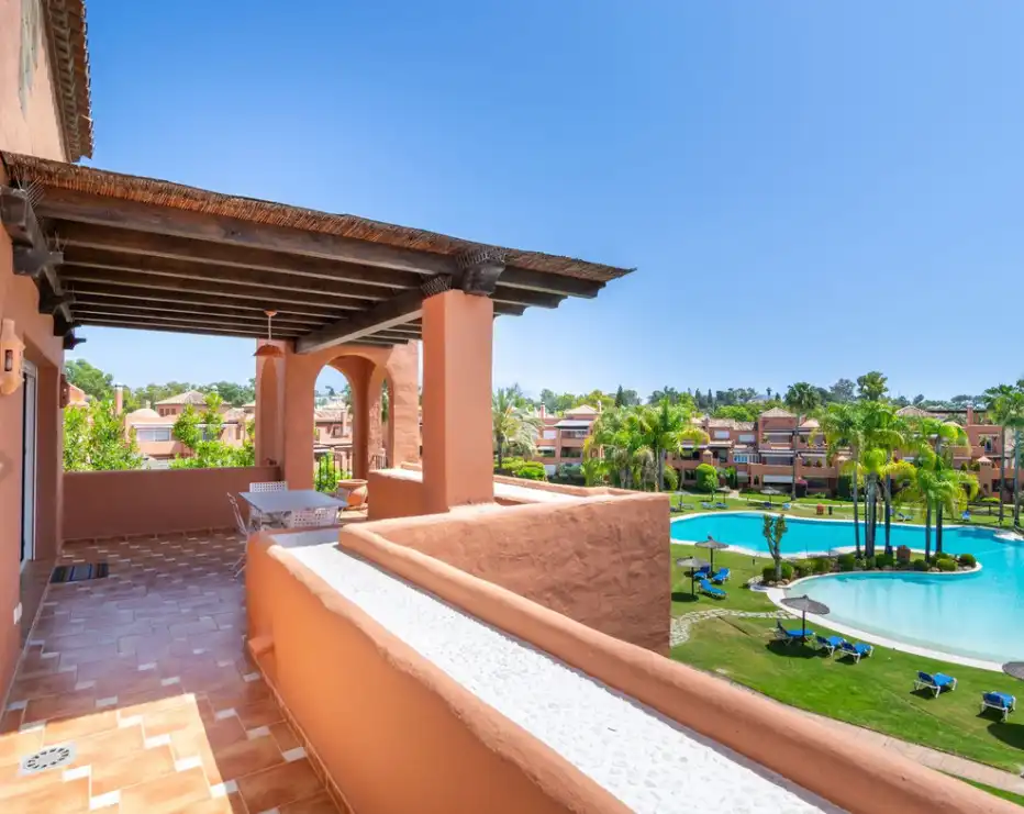 Pis amb piscina en venda a San Pedro de Alcántara