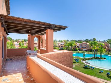 Pis amb piscina en venda a San Pedro de Alcántara