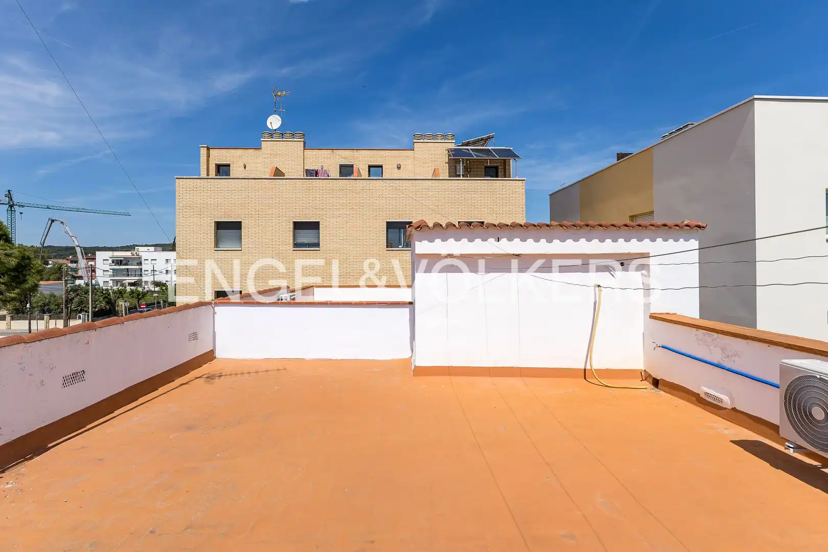 Terrassa de Casa adosada en venda en Cubelles amb Aire condicionat, Calefacció i Jardí privat