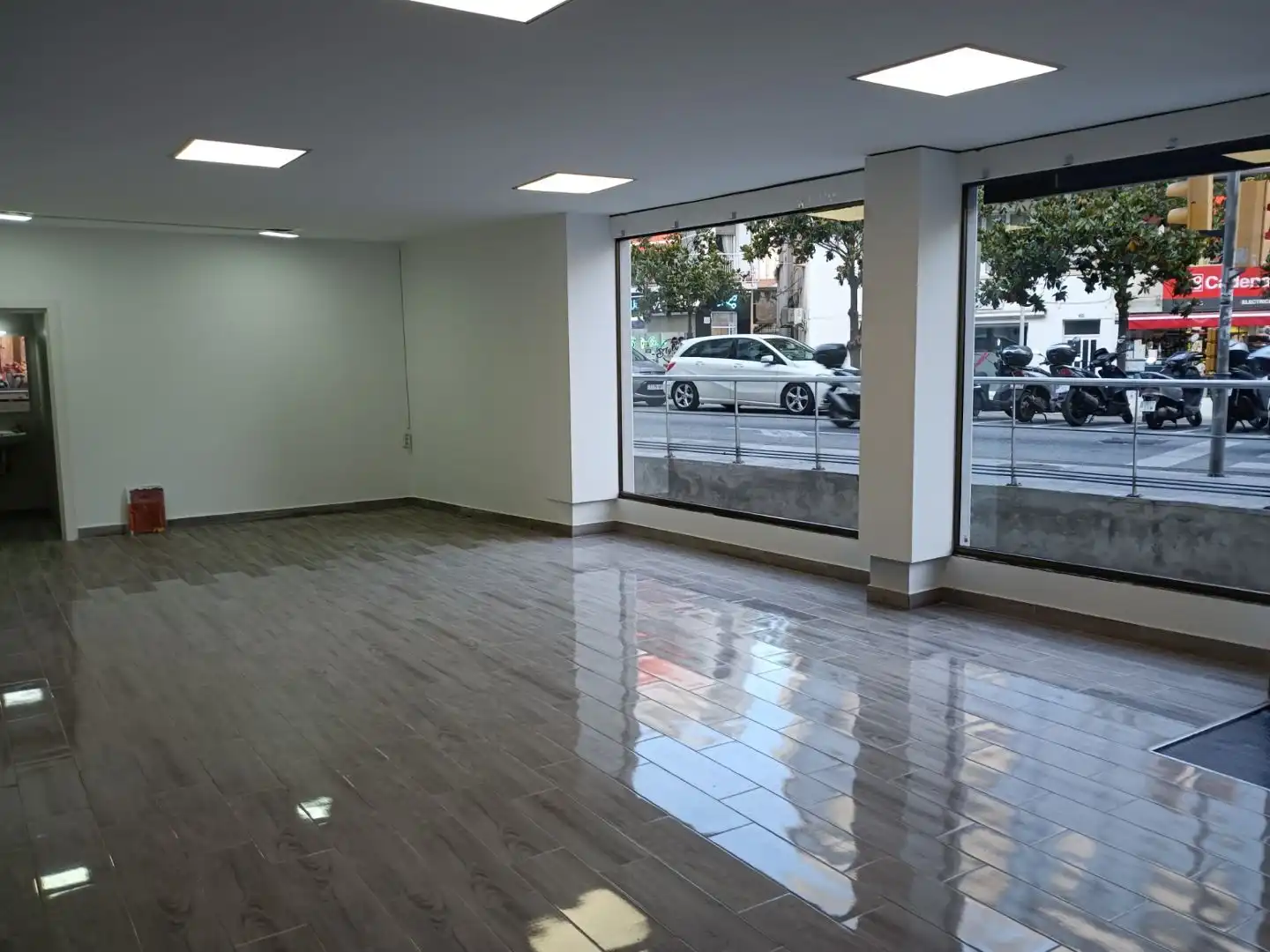 Business premises to rent in Rambla Joaquim Ruyra 61, imagen 6