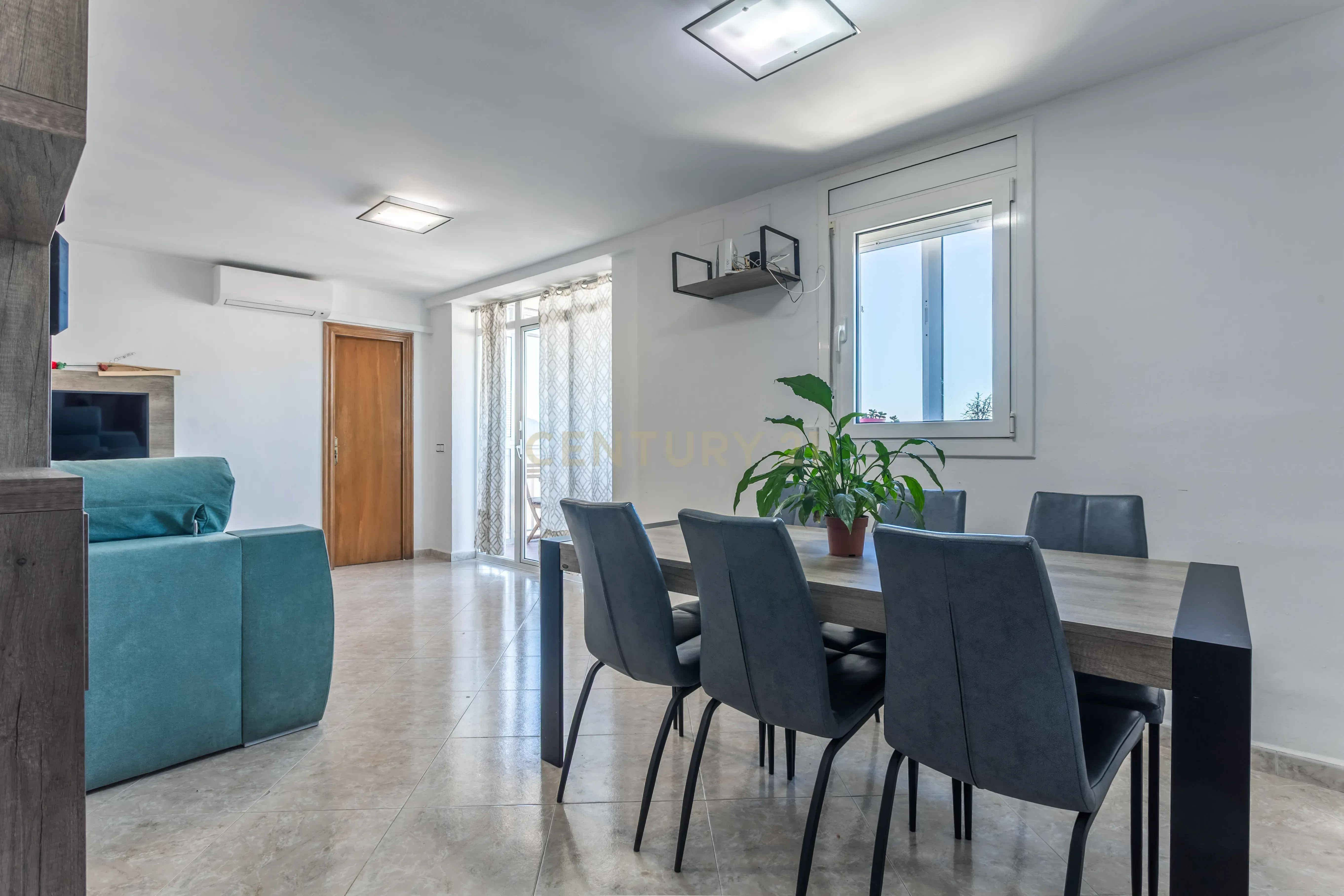 Comedor de Apartamento en venta en Cornellà de Llobregat con Aire acondicionado y Balcón