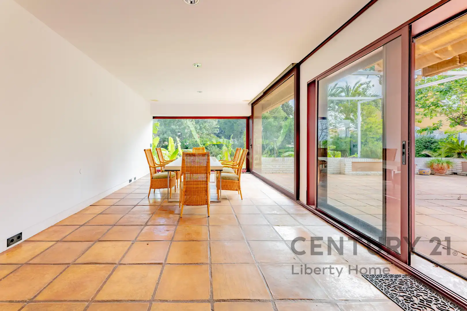 Vista exterior de Casa o chalet en venta en Torrent con Aire acondicionado, Jardín privado y Piscina