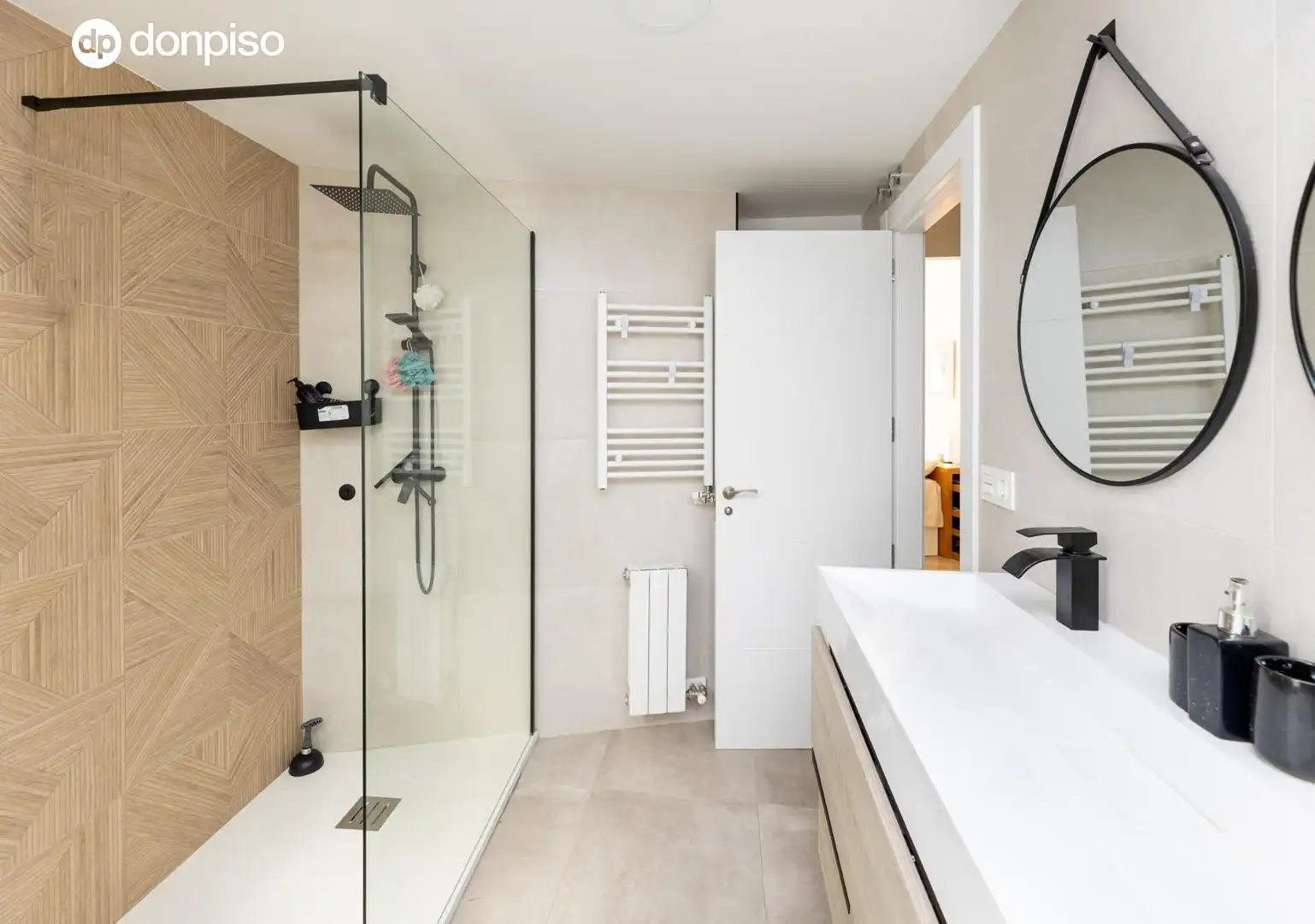 Baño de Piso de alquiler en Granada con Terraza