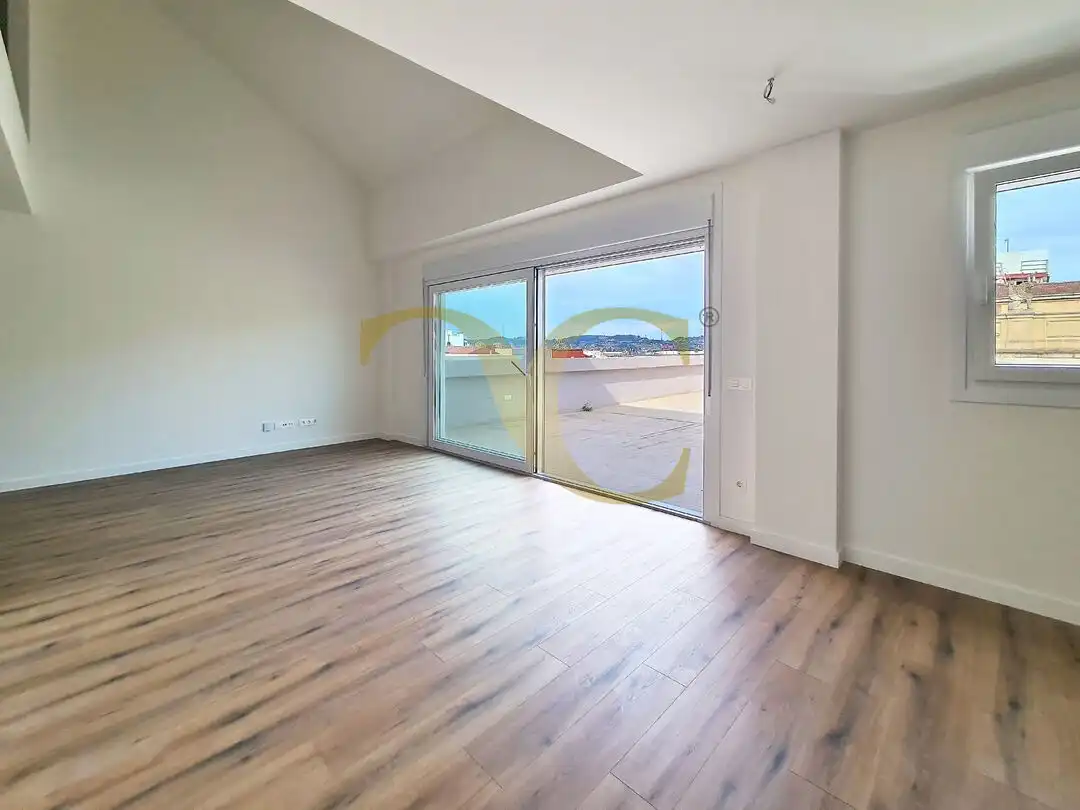 Sala d'estar de Àtic en venda en Gijón  amb Calefacció, Terrassa i Traster