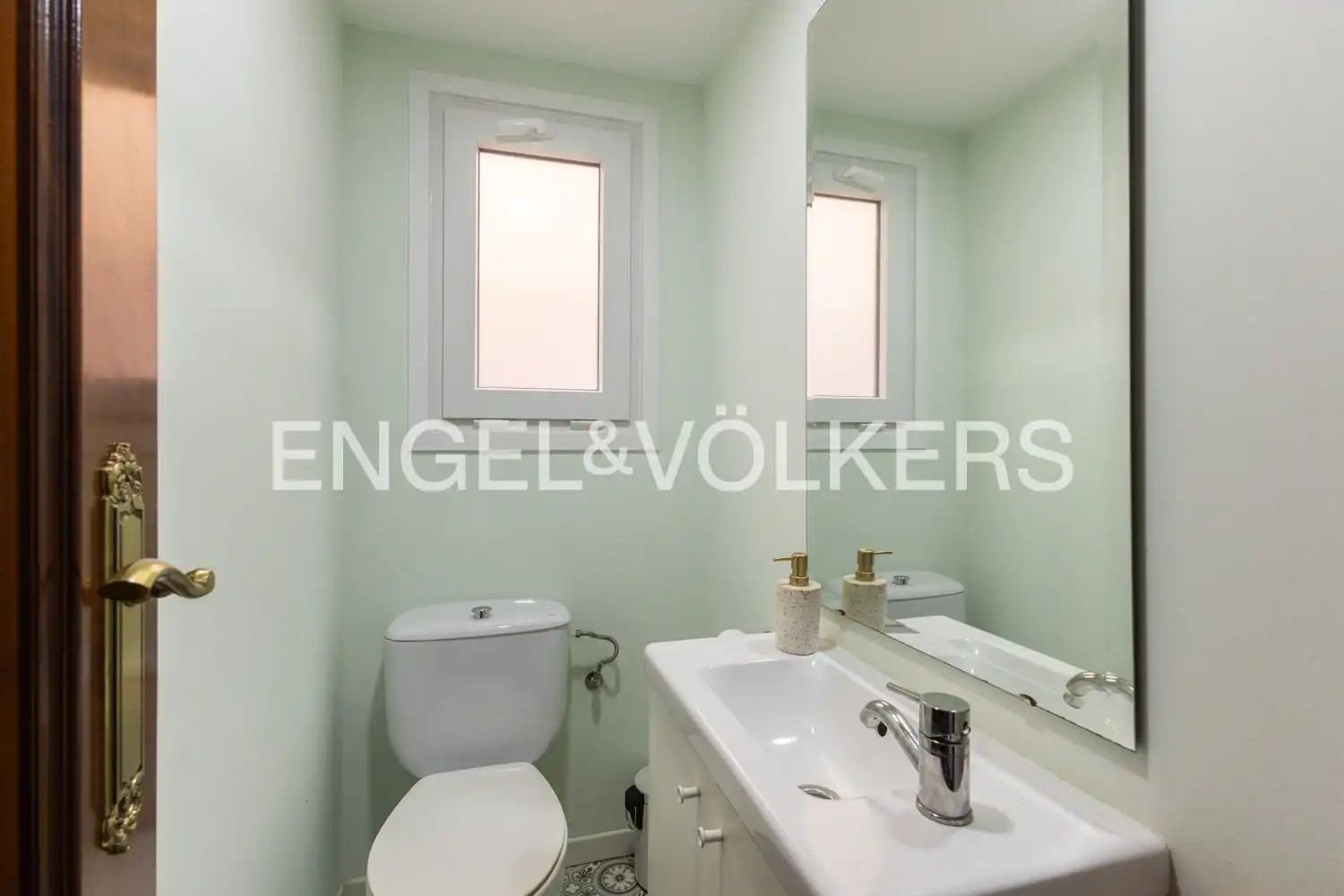 Baño de Piso en venta en Valencia con Aire acondicionado, Calefacción y Parquet