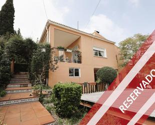 Vista exterior de Casa o xalet en venda en Chiva amb Aire condicionat, Calefacció i Jardí privat