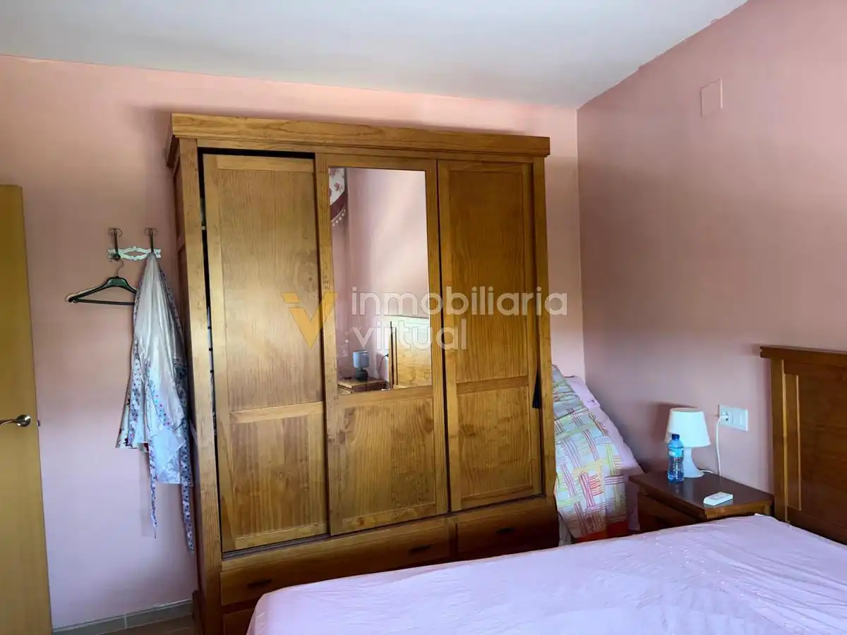 Habitación de Piso en venta en Cabra con Amueblado