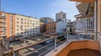 Vista exterior de Pis en venda en Manresa amb Balcó