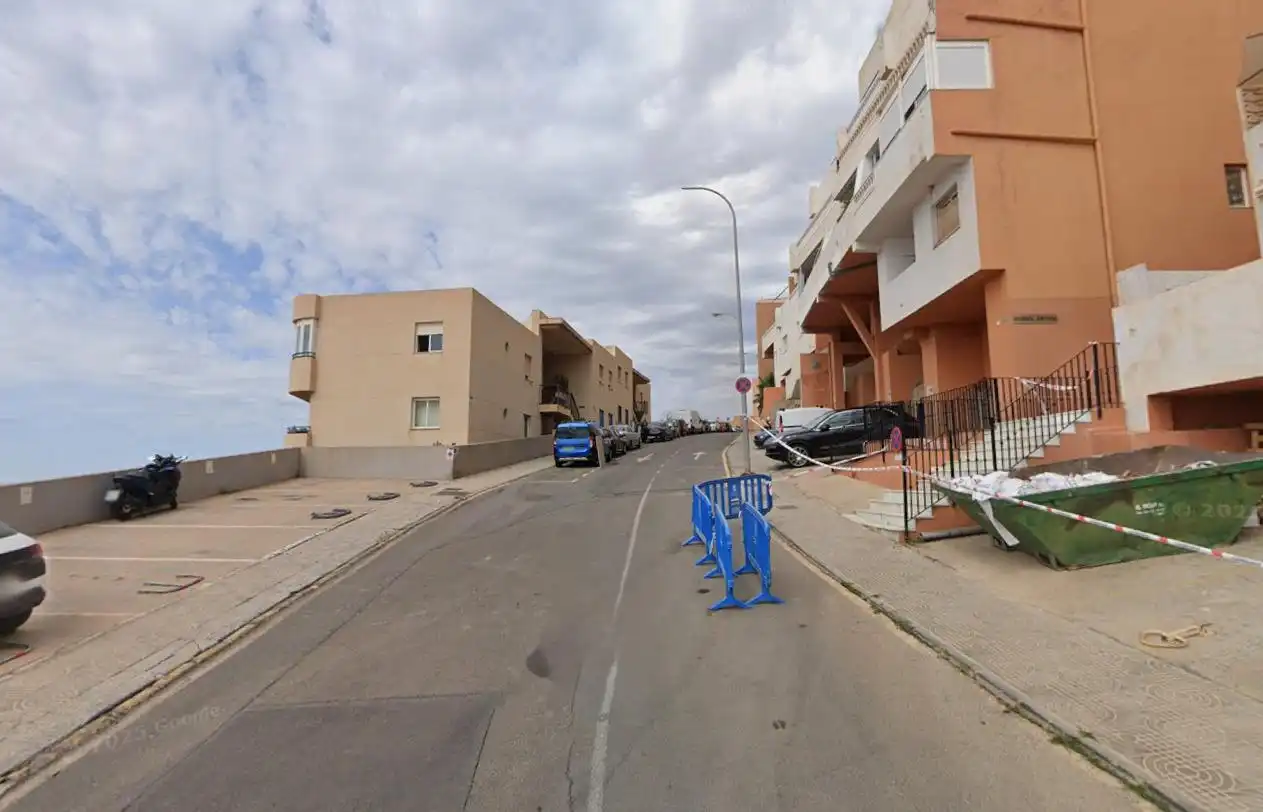 Vista exterior de Dúplex en venta en Roquetas de Mar con Terraza