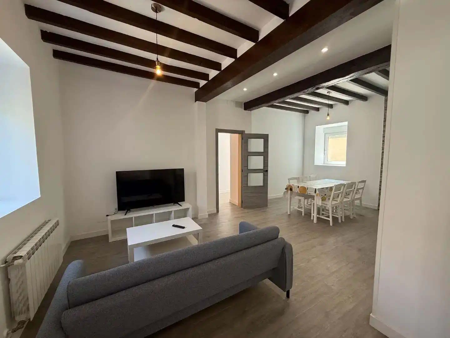 Wohnzimmer von Haus oder Chalet zur Miete in Santander mit Privatgarten, Möbliert und Ofen