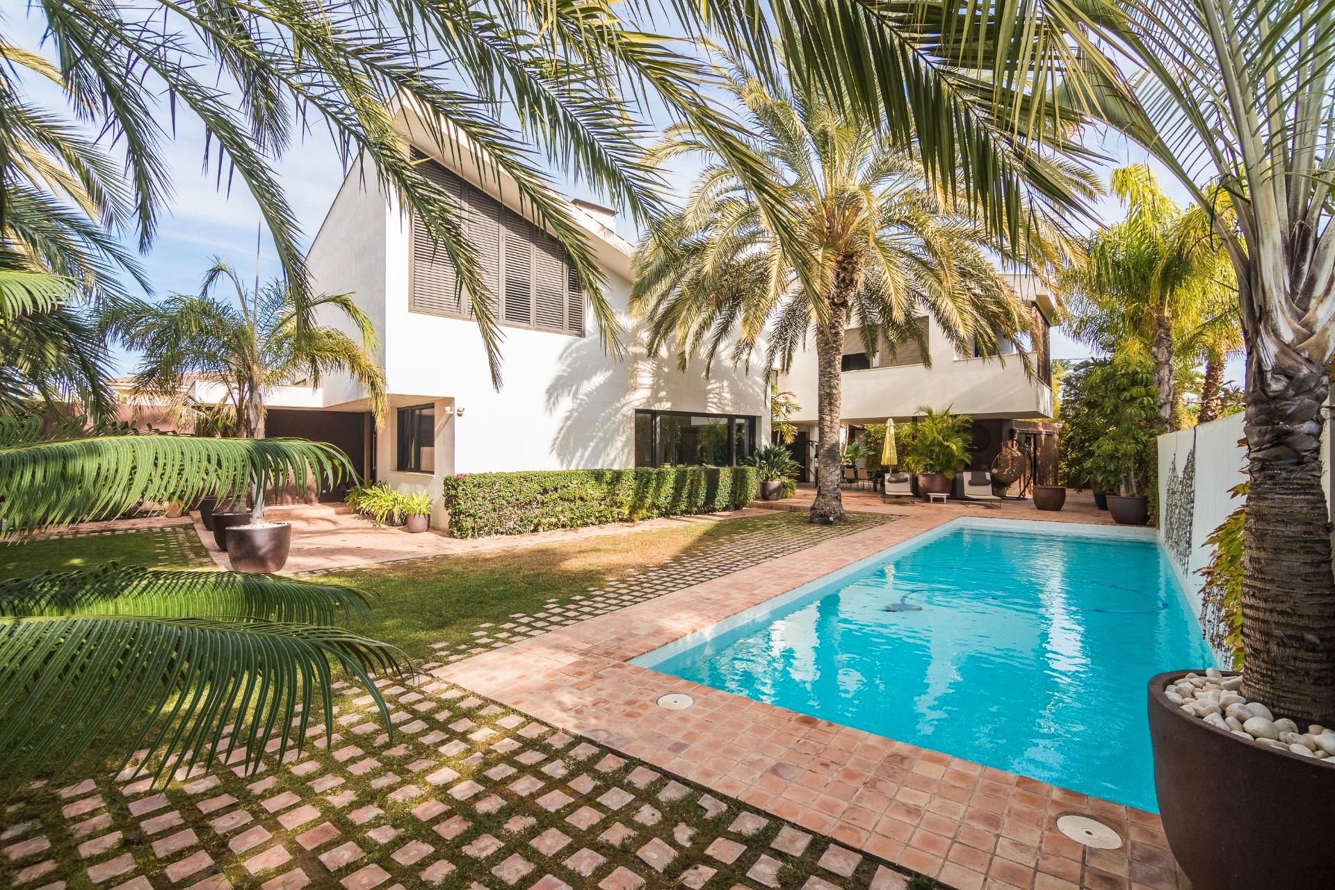 Piscina de Casa o xalet en venda en Elche / Elx amb Aire condicionat, Calefacció i Jardí privat