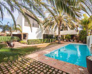 Piscina de Casa o xalet en venda en Elche / Elx amb Aire condicionat, Calefacció i Jardí privat