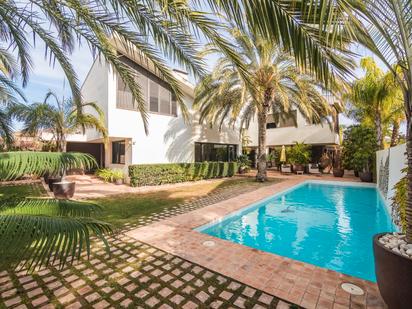 Piscina de Casa o xalet en venda en Elche / Elx amb Aire condicionat, Calefacció i Jardí privat