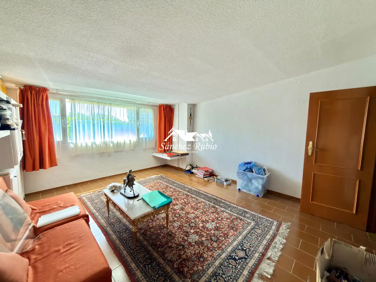 Sala d'estar de Casa o xalet en venda en Torrelodones amb Calefacció, Jardí privat i Parquet