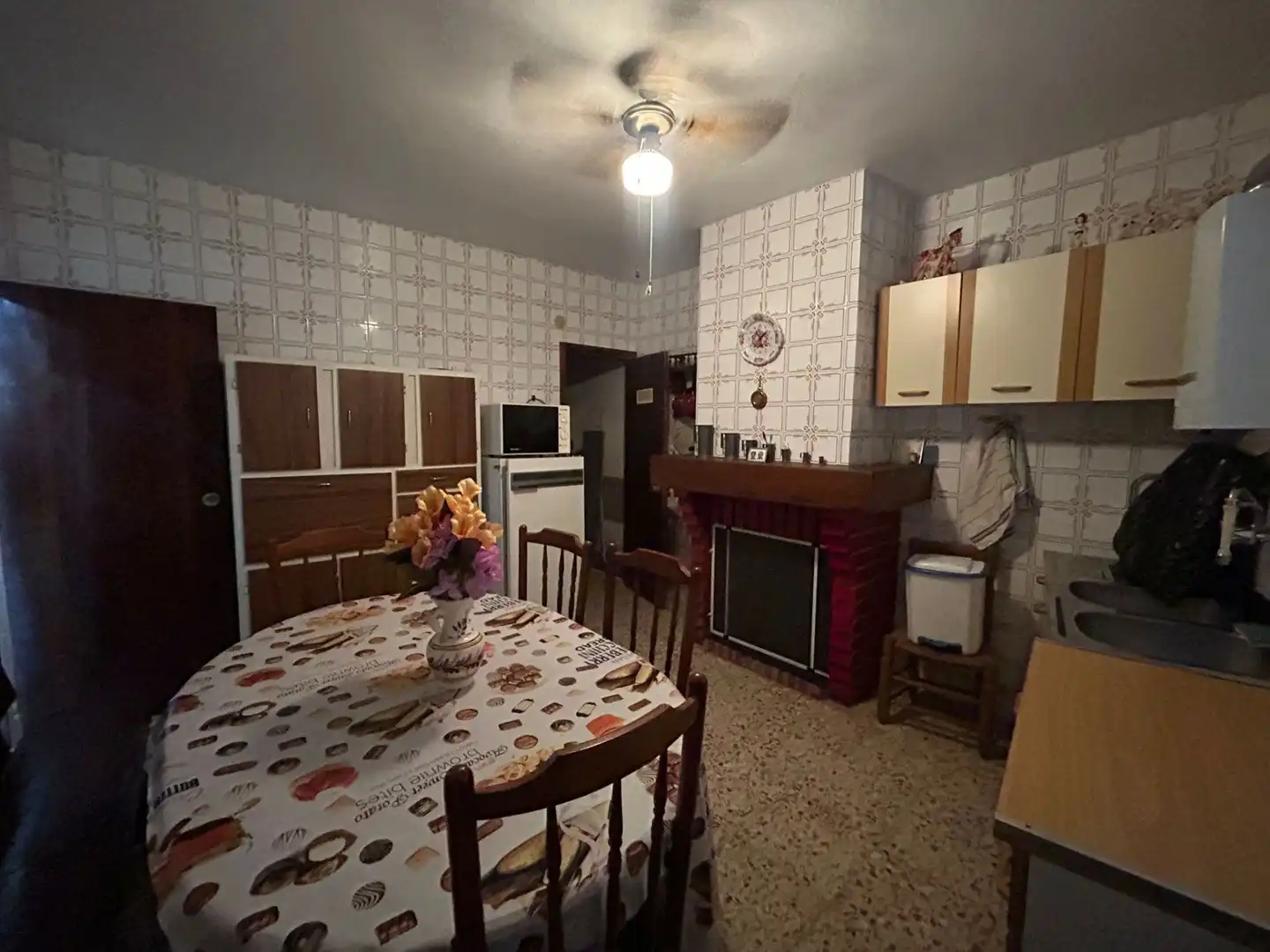 Kitchen of Houses for sale in Perales del Puerto  with Storage room