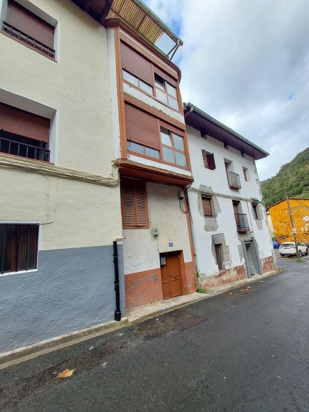 Exterior view of Building for sale in Mendaro