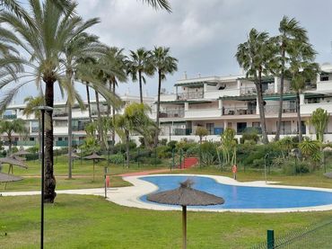 Apartamento con piscina en venta en Nueva Andalucía